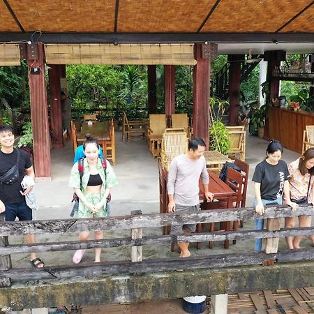 Ning Ning Guesthouse Muang Ngoi Luaran gambar
