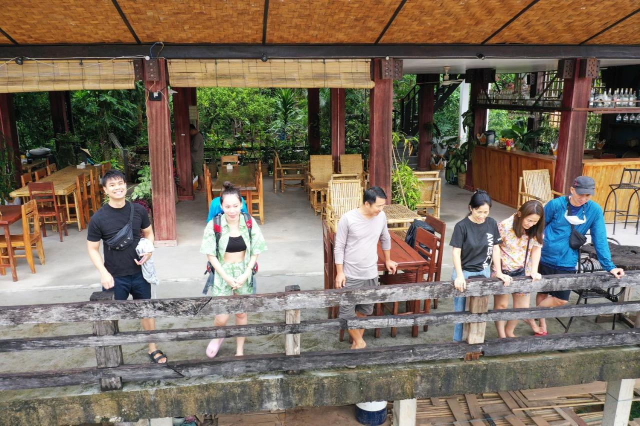 Ning Ning Guesthouse Muang Ngoi Luaran gambar