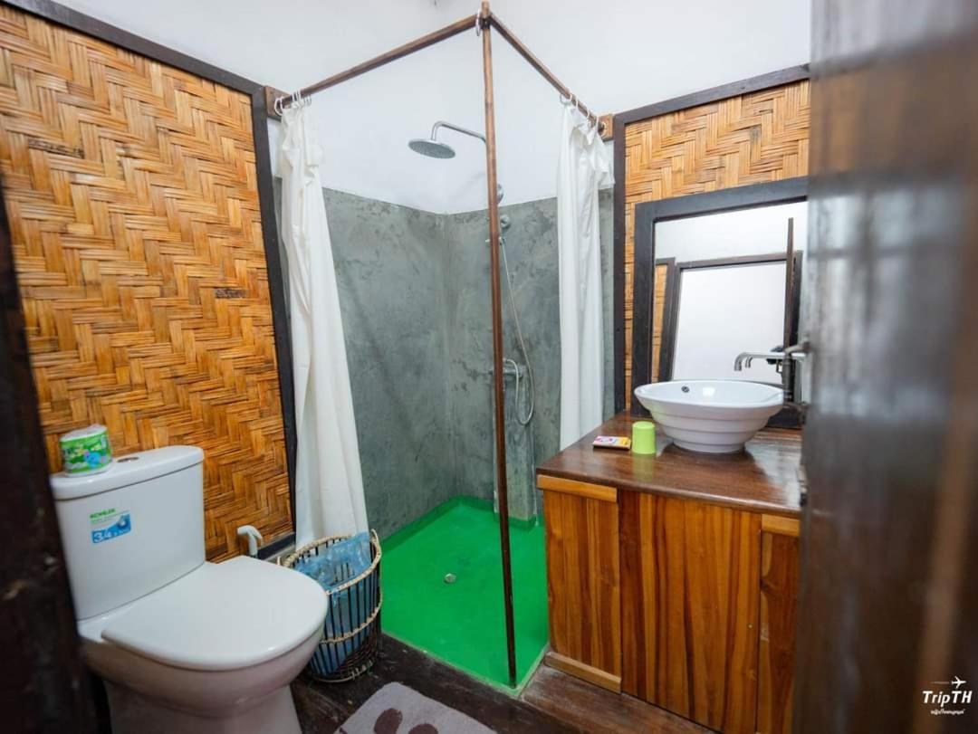 Ning Ning Guesthouse Muang Ngoi Bilik gambar