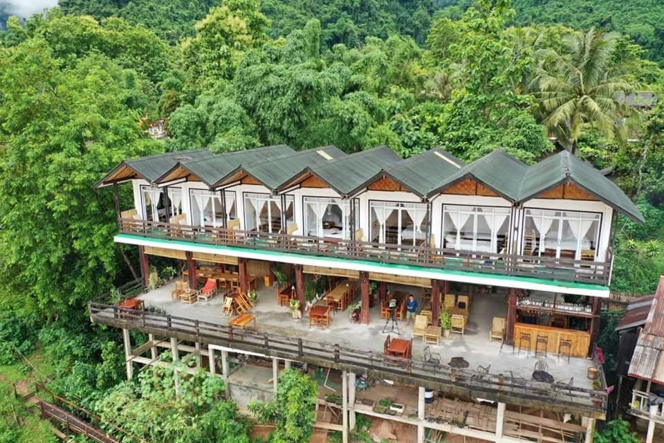 Ning Ning Guesthouse Muang Ngoi Bilik gambar