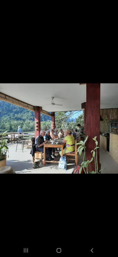 Ning Ning Guesthouse Muang Ngoi Luaran gambar